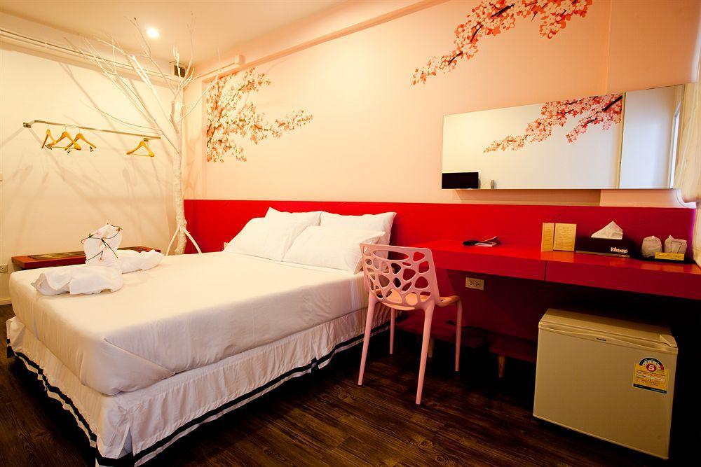 U431 Chaengwattana Hotel Нонтабури Екстериор снимка