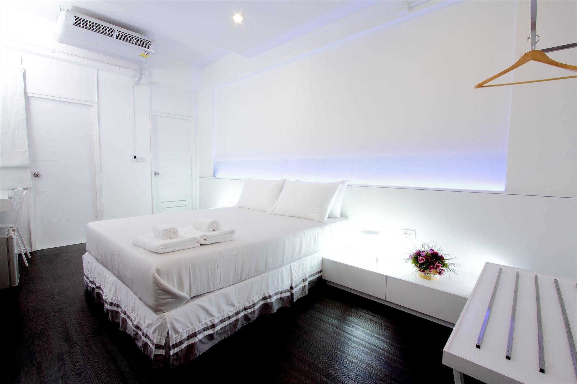 U431 Chaengwattana Hotel Нонтабури Екстериор снимка