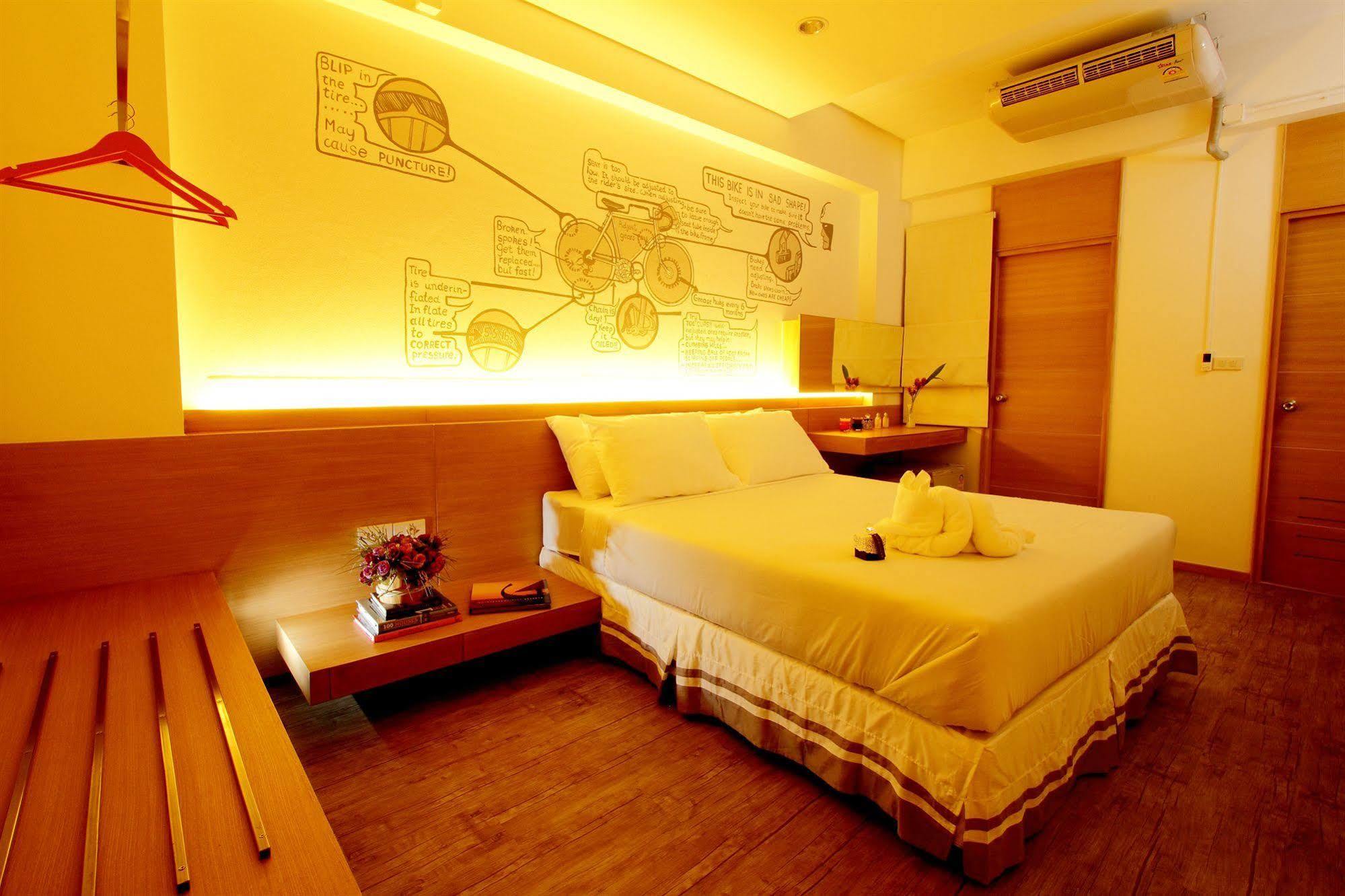 U431 Chaengwattana Hotel Нонтабури Екстериор снимка
